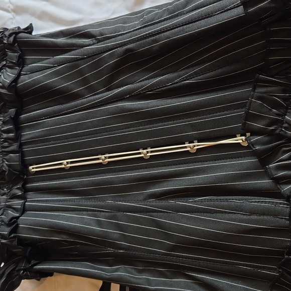 Black pinstripe underbust corset with ruffles BNWT - Picture 6 of 11